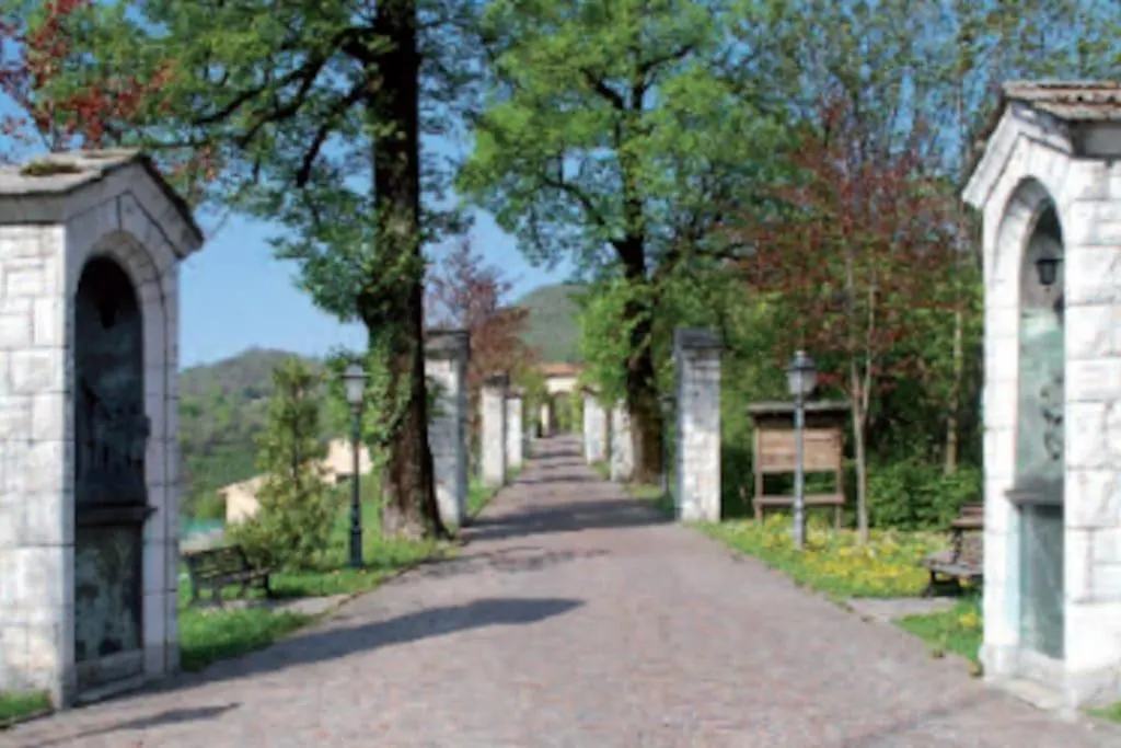 Apartment Mansarda Fra Monte E Lago Esino Lario Italy